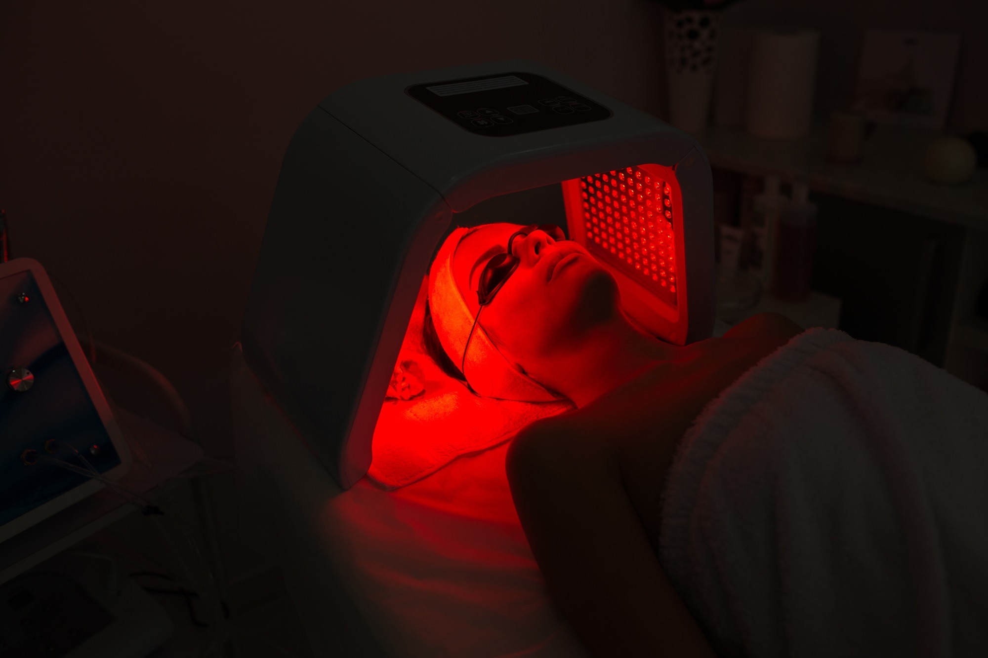 Red Light Therapy for Skin | Aegis MD St. Catharines